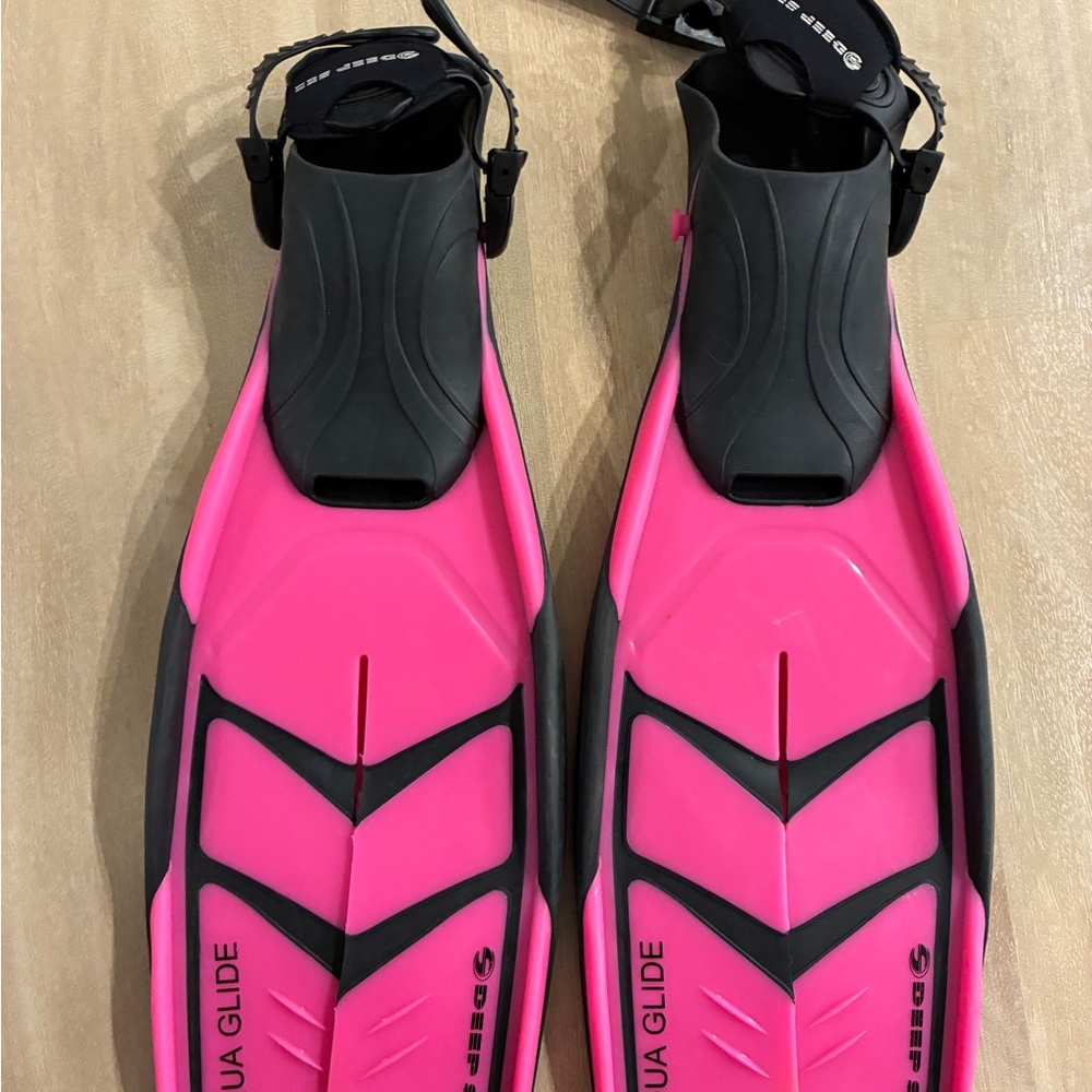 Pink and Black Diving Fins size 9-13